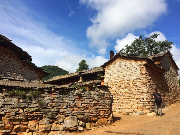 南宁石头寨在哪里(南宁石头寨景区公司总称)