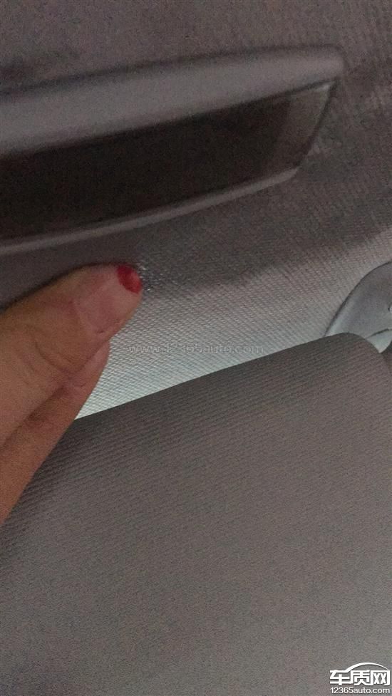 途观天窗排水口在哪里(途观天窗排水孔在哪里图解)