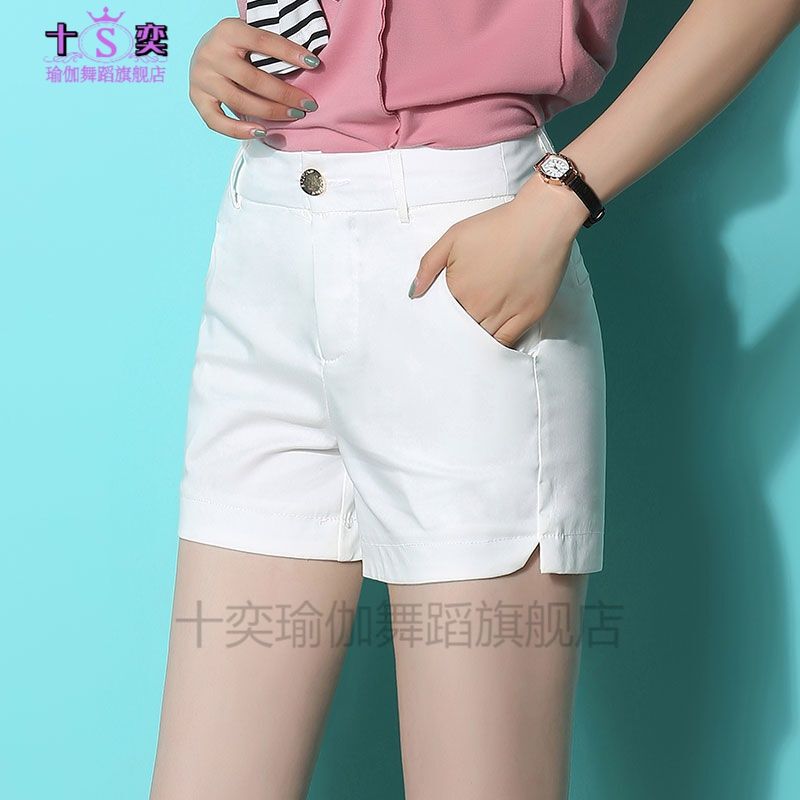 白色显瘦短裤女(什么款式的短裤最显瘦)