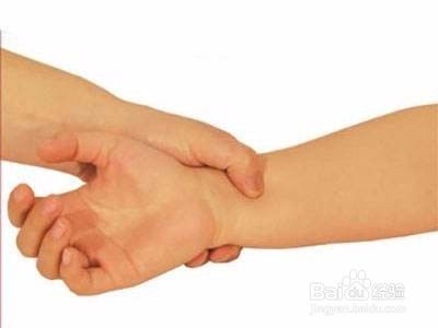 手麻在哪里(手麻是身体哪里出现了问题)