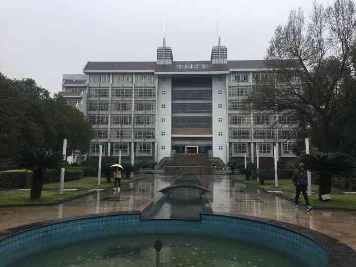 东华理工大学在哪里个城市(东华理工大学新校区选址在哪里)