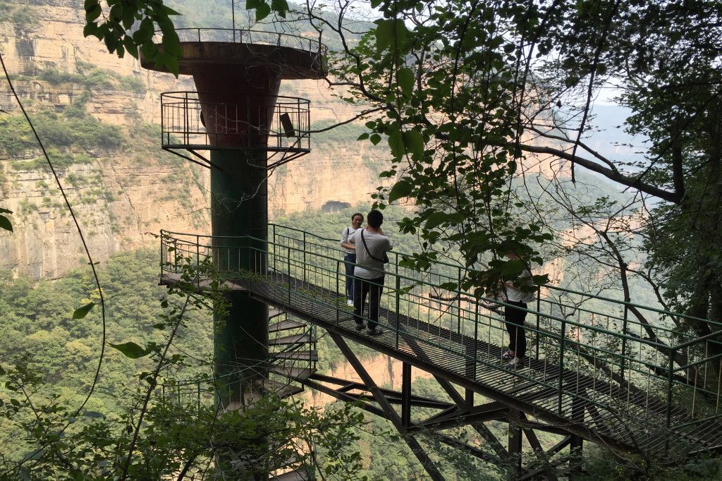 摩天筒梯在哪(太行山大峡谷摩天筒梯)