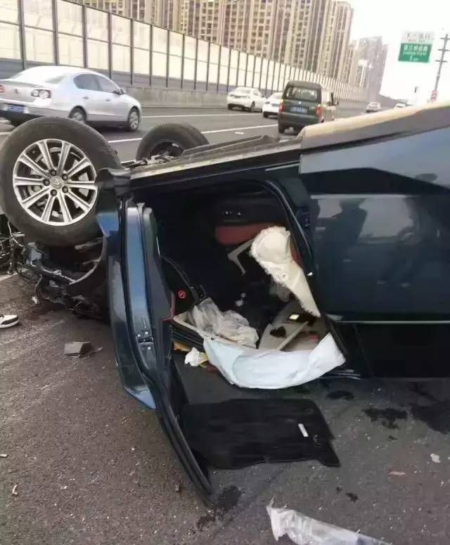 车辆发生交通事故现场视频(租赁车辆发生交通事故的责任承担)