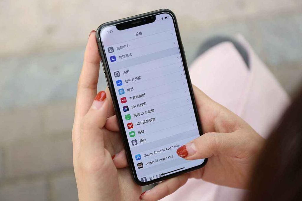 手机怎么烫(手机发烫了怎么解决)