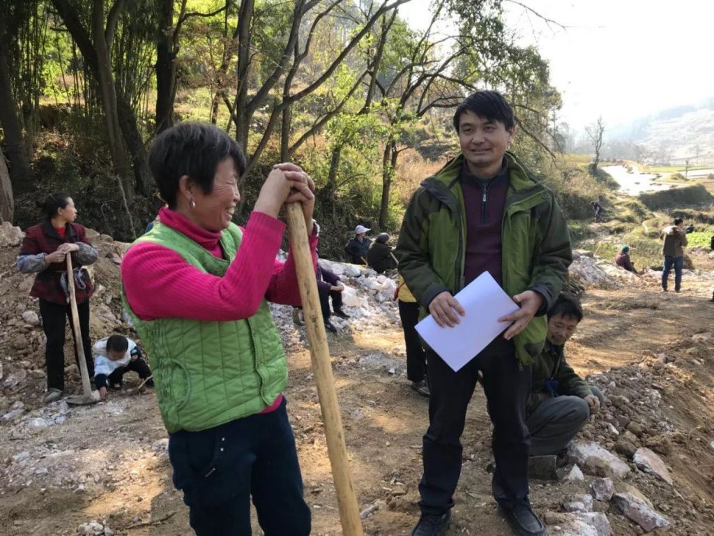 住村干部必须驻村吗(驻村干部用不用一直在村里)