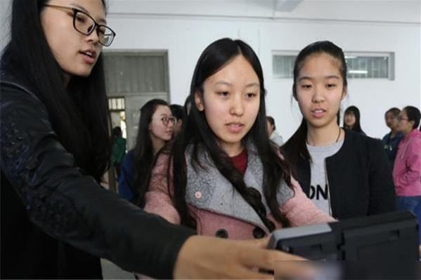 学生考好老师(学生能不能考老师)