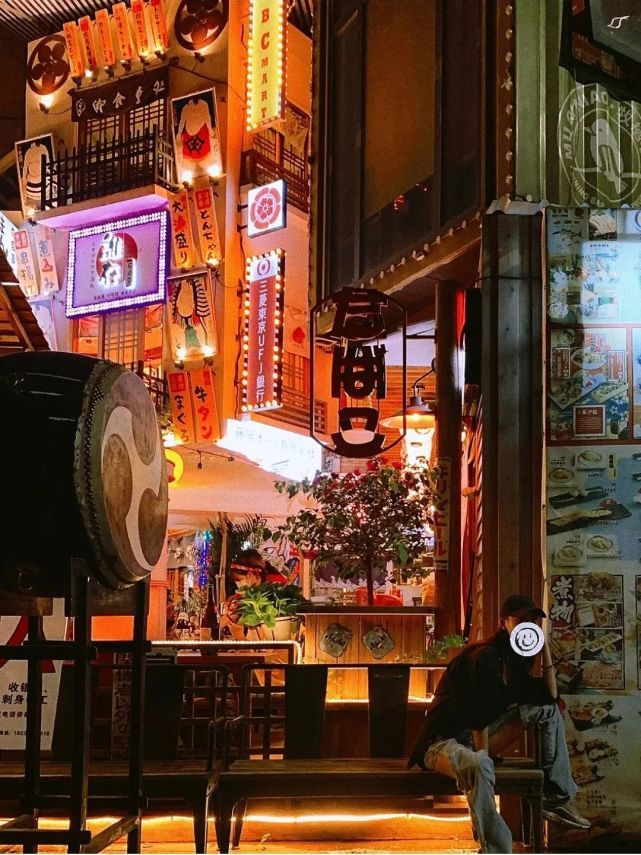 昆明的酒吧街在哪里(昆明酒吧一条街在哪里)