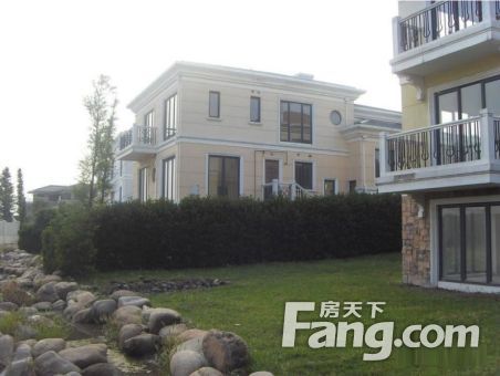 余山别墅在哪(余山月湖山庄别墅图片)