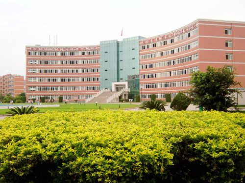 成都信息工程学院在哪(成都信息工程学院电话号码)