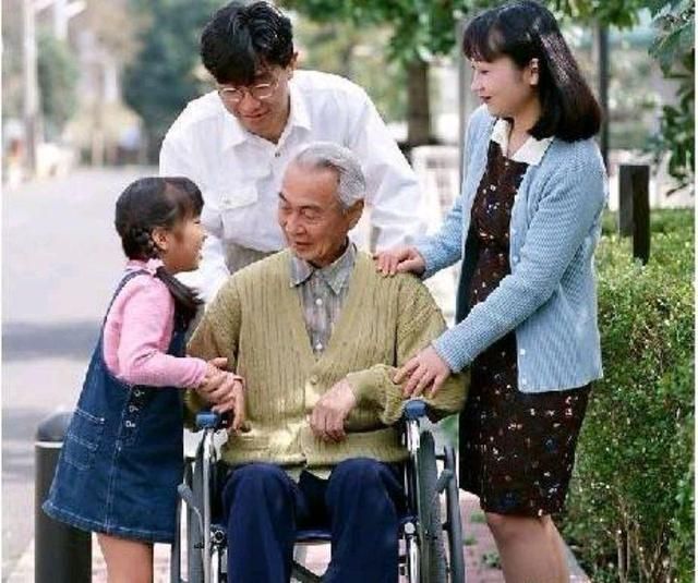 孝顺儿媳的父母(怎样对父母才算是孝顺)