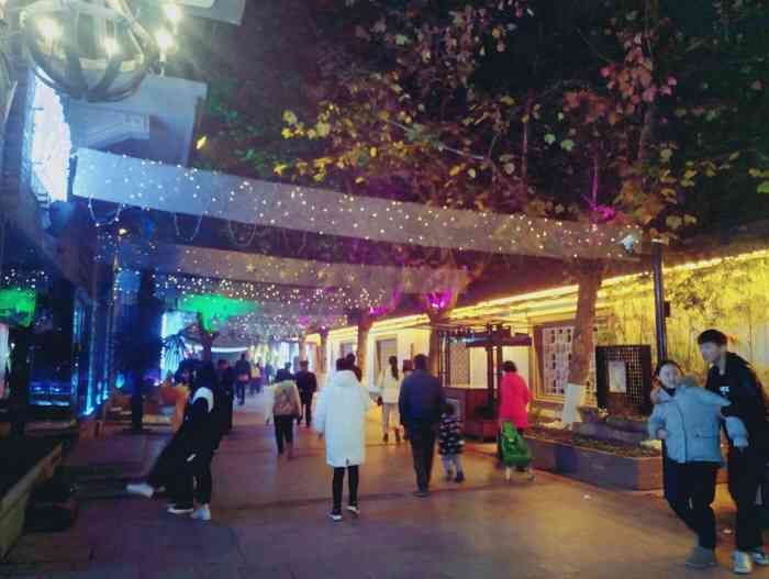 南京酒吧街在哪(南京酒吧街在哪个地铁口出)