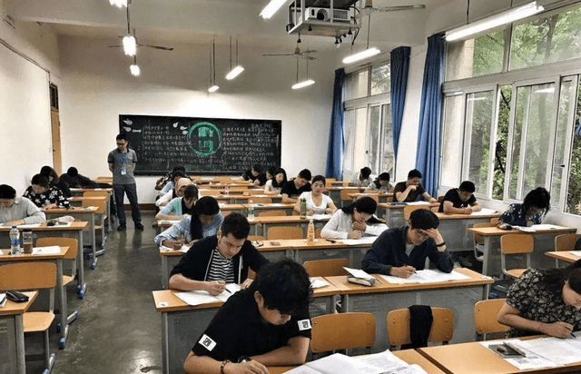 研究生在哪里读(研究生全日制读几年)