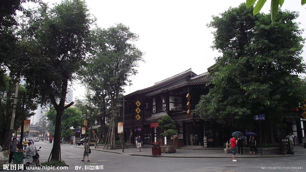 成都街道视频今天(武汉今天的街道状况视频)