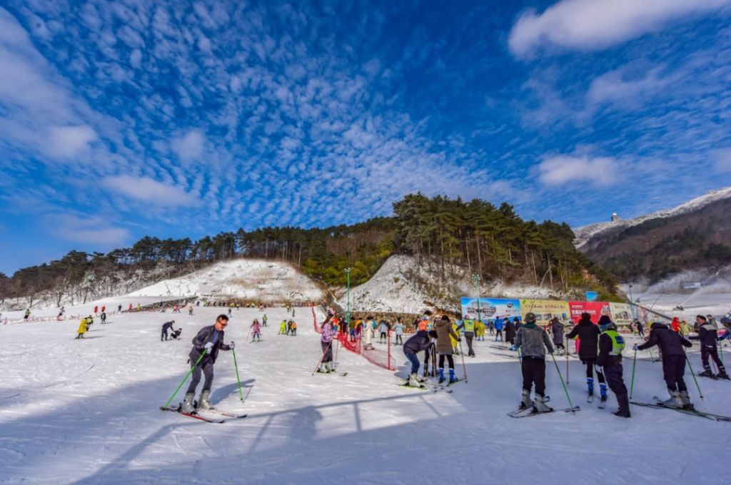 滑雪地区在哪(滑雪一般在什么地区)