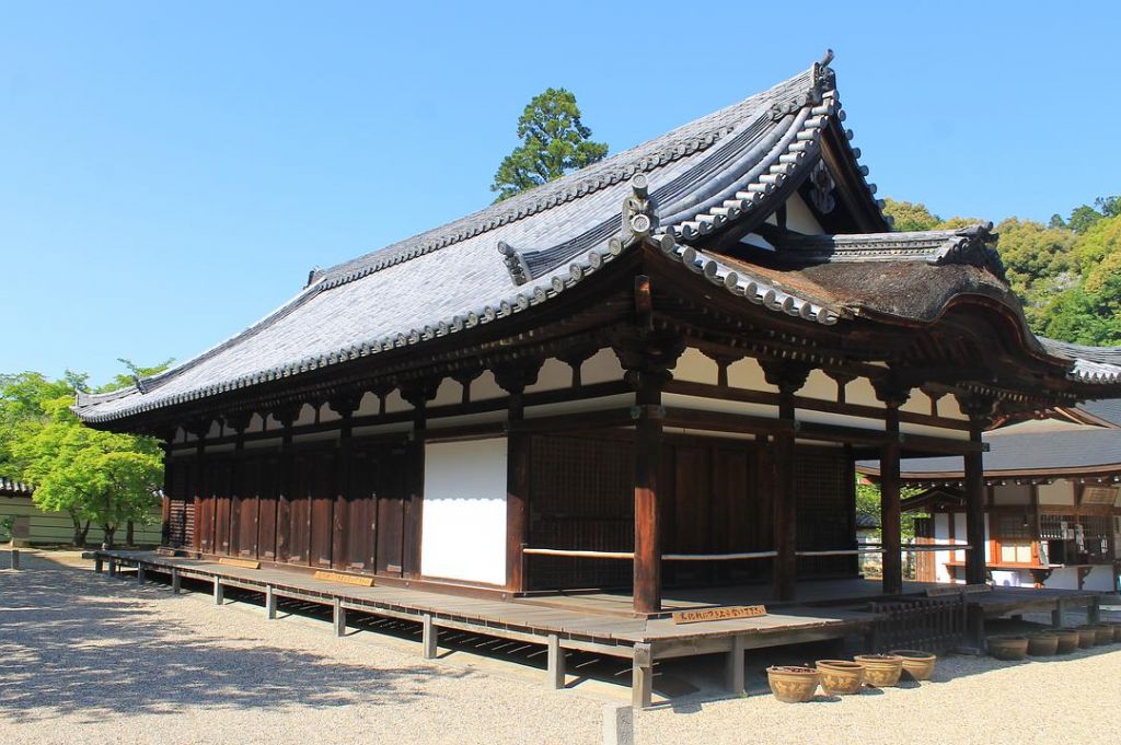 天皇住在哪里(日本天皇的住所)