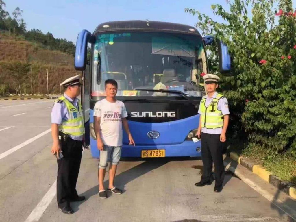 瓦溪服务区在哪里(瓦溪服务区有充电桩吗)