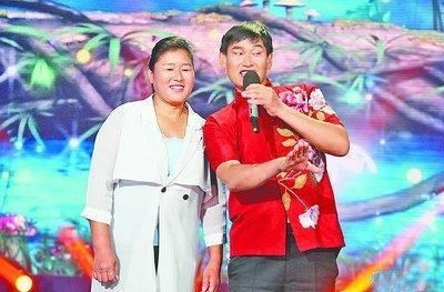 朱之文儿女在哪读书(大衣哥儿子和女儿在工作吗)