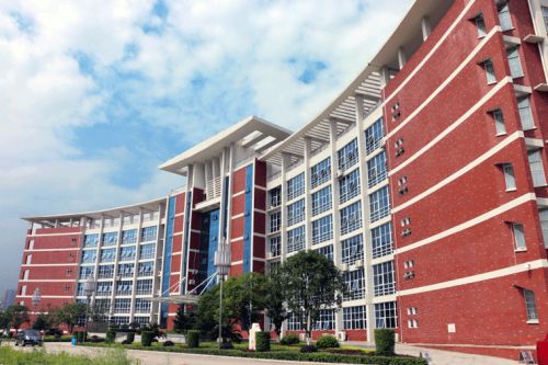 长沙信息职校在哪里(长沙华中涉外职业高中)