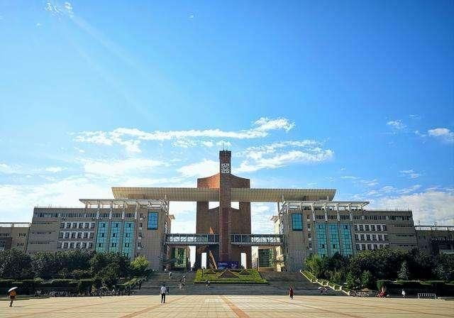 北京政法大学在哪里(中国人民政法大学怎么样)