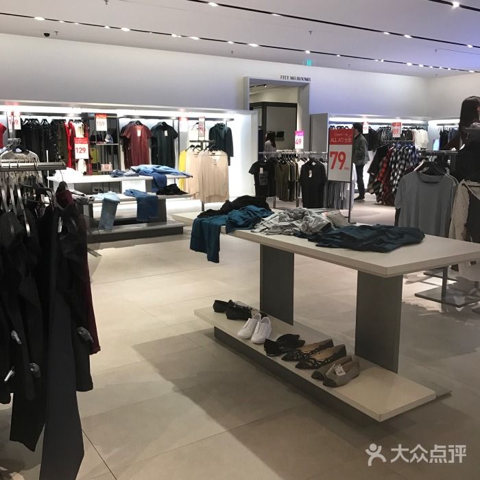 三里屯zara店在哪里(乌鲁木齐zara店在哪里)