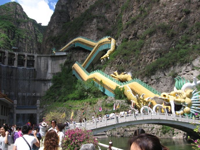 北京龙庆峡在哪(龙庆峡门票多少钱一张)