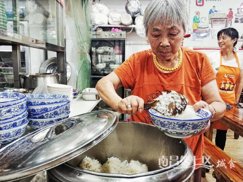 南昌一毛钱奶奶在哪里(南昌一毛钱奶奶在哪里摆摊)