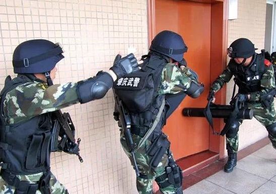考公务员特警有什么要求(为什么考公务员特警分数低一点)