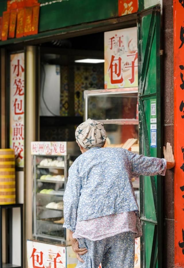 三亚最繁华的地方在哪(三亚最繁华的地段)