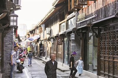 路桥小吃街在哪里(路桥灵山街在哪里)