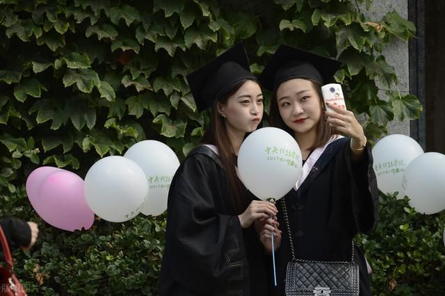 大学毕业典礼父母要去吗(儿子的大学毕业典礼父母祝福语)