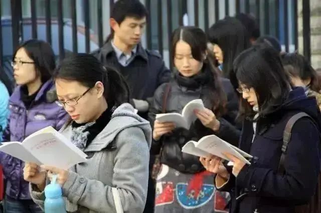 中国四大公考培训机构(几大公考培训机构特点)