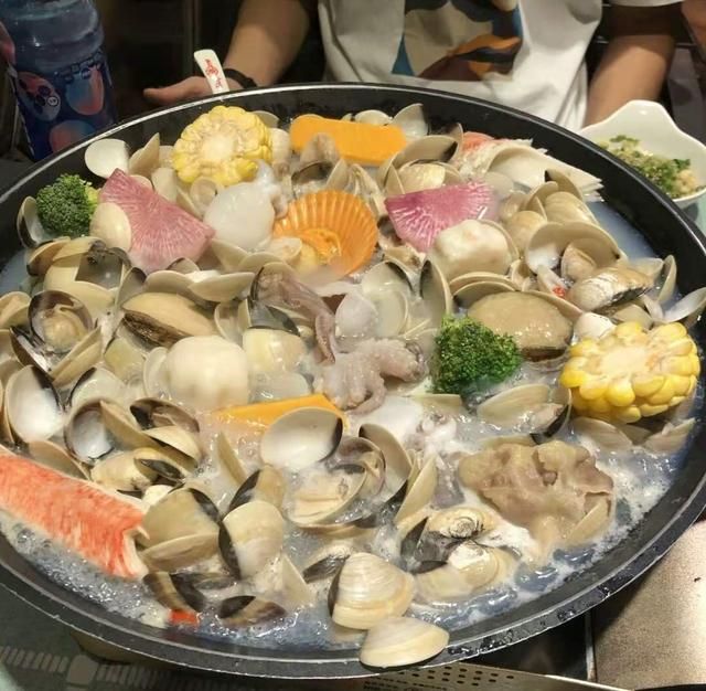 包含珠影星光城在哪个出口的词条