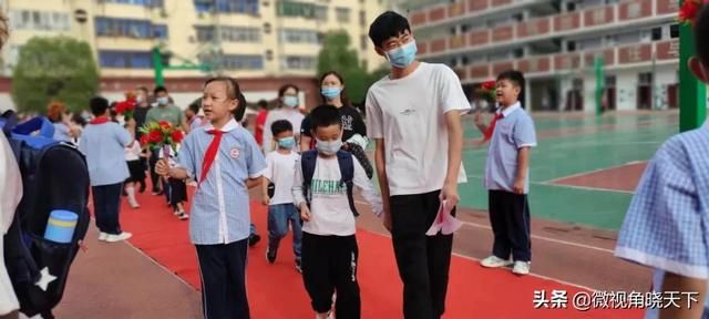 小时候第一小学在哪(小时候第一小学)