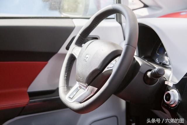 共享汽车手刹在哪里(共享汽车收费标准)
