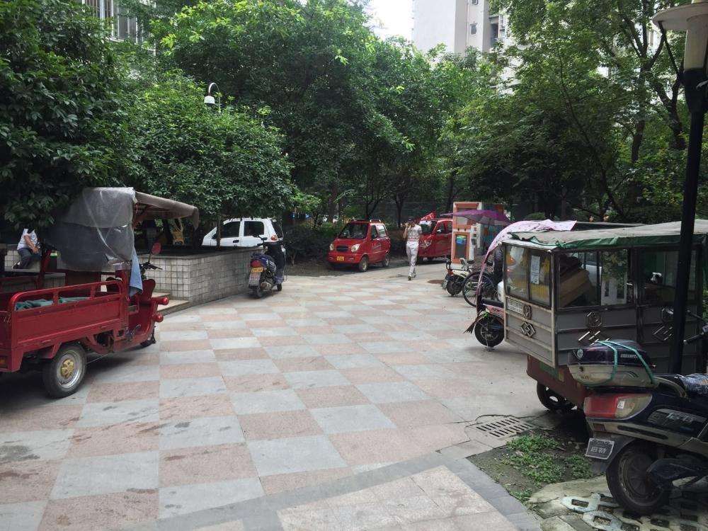 温江在哪里审车(温江在哪里办营业执照)
