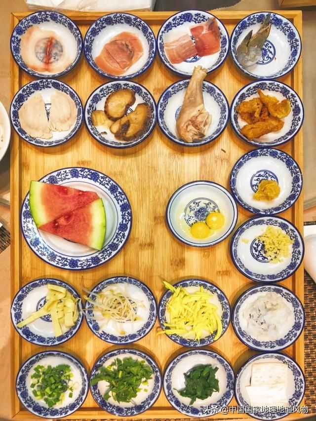 蘑菇在哪长的(铇戣弴浠斿摢閲屽)