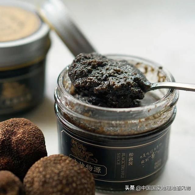 蘑菇在哪长的(铇戣弴浠斿摢閲屽)