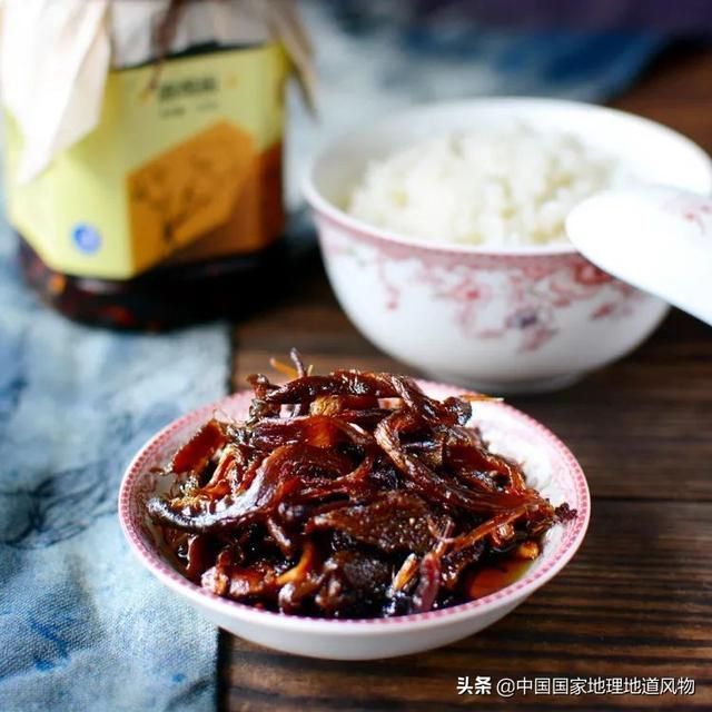 蘑菇在哪长的(铇戣弴浠斿摢閲屽)