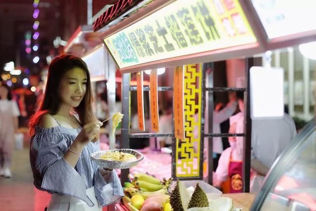 兰州夜市在哪条街(兰州夜市在哪条街衣服)