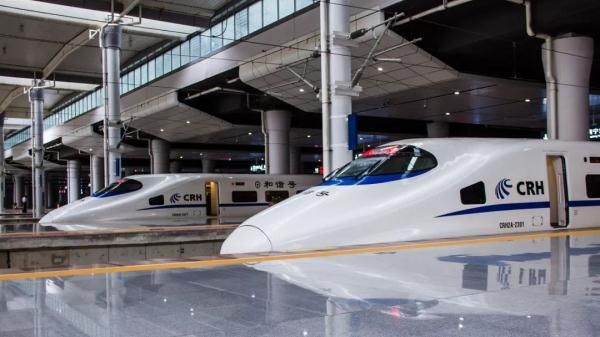 高铁座位插座在哪里(高铁哪些座位有插座)