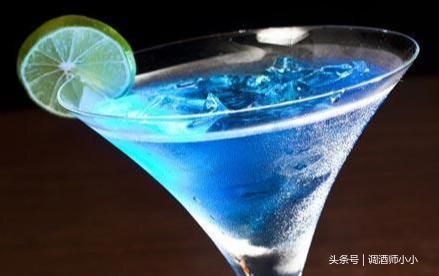 鸡尾酒最早出现在哪里(鸡尾酒的生产日期在哪里)