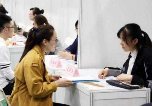 大学生毕业后档案在哪里(大学毕业生档案放哪里)