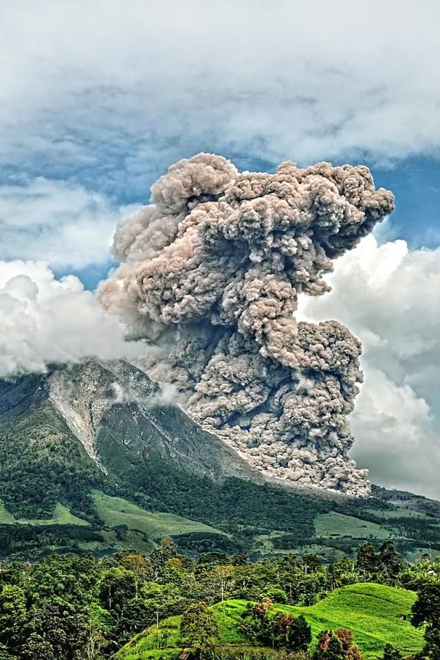 包含火山带在哪里的词条
