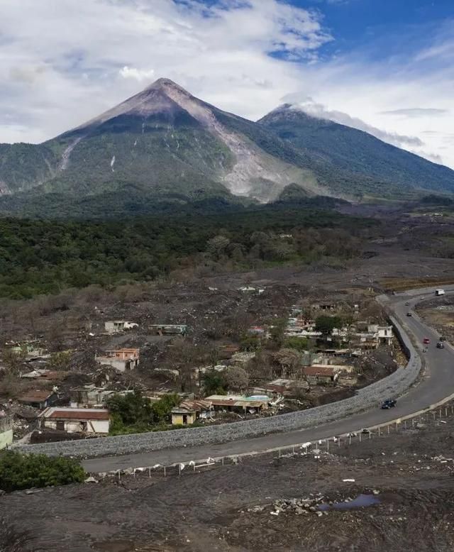 包含火山带在哪里的词条