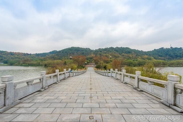 东钱湖在哪(东钱湖在哪个城市)