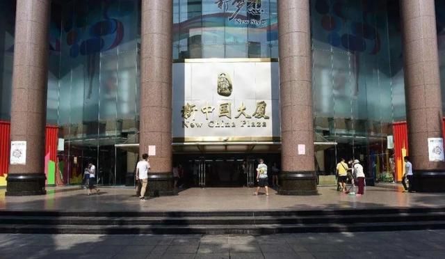 广洲服装批发市场在哪(广州服装批发市场在哪个区)