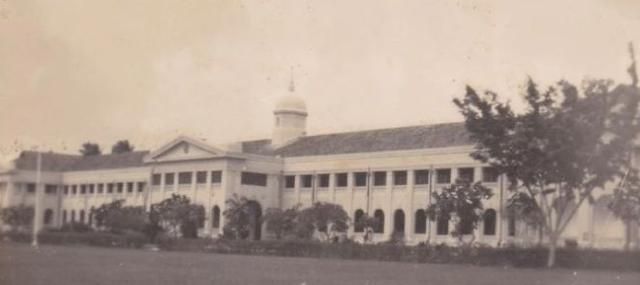 学校集体照诡异在哪(日本集体照诡异在哪里)