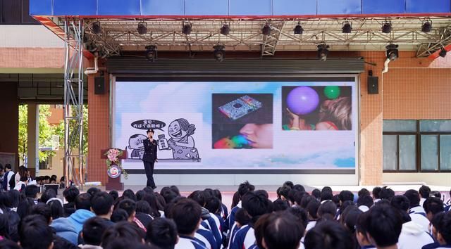 佛山市现代商贸技工学校在哪里(佛山商贸技工学校图片)