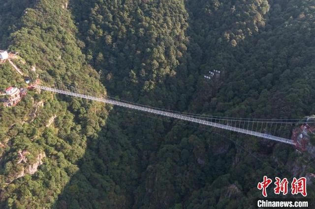 最近的玻璃桥在哪里(附近玻璃桥旅游景点在哪里)