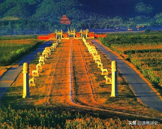 和坤埋在哪(和珅埋在哪里)